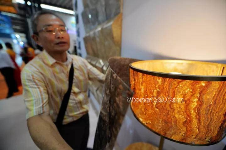 石材做得比紙薄，能彎曲還能制成手表