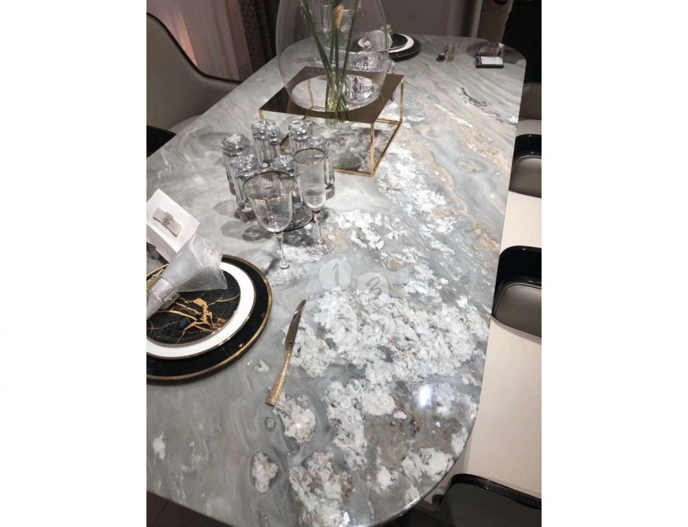 意大利進(jìn)口的白金沙和藍(lán)金沙臺面和墻面應(yīng)用