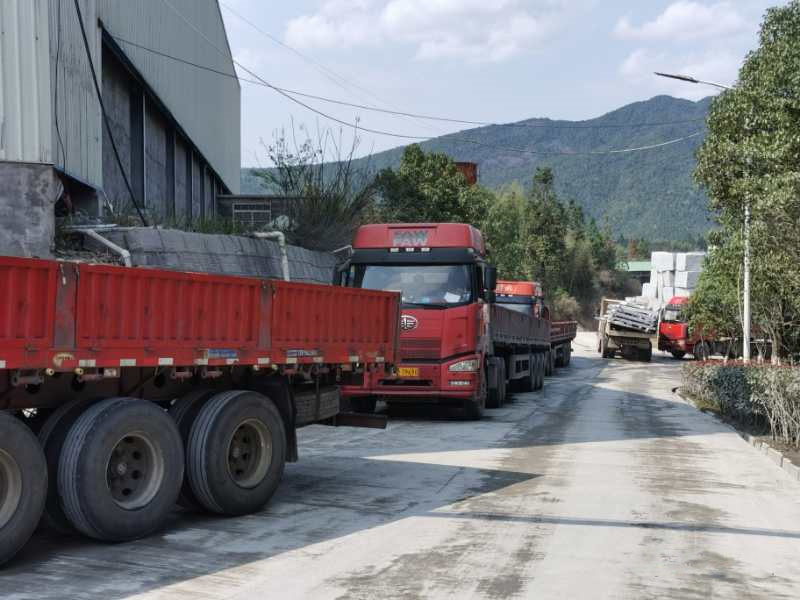 五蓮石材復工裝車頻繁 石材產業園發出600余車次，庫存將售罄