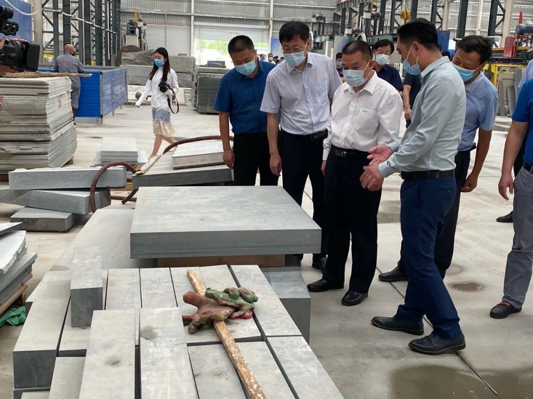 河北滄州市副市長(zhǎng)張文閣對(duì)黃驊港華業(yè)石材新城進(jìn)行考察調(diào)研活動(dòng)