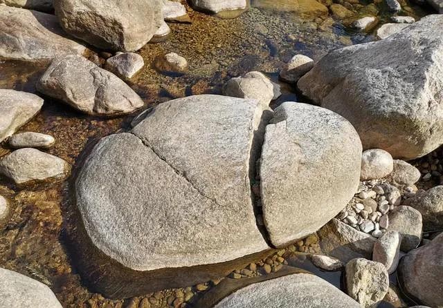 人跡罕至！浙江溫州永嘉這里有條花崗巖石河、平板溪