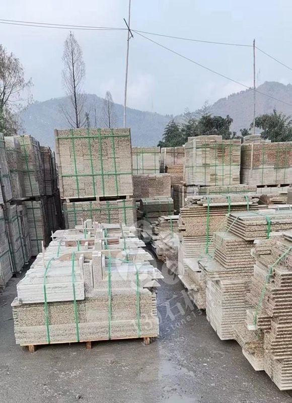 朝陽石材廠帶您區(qū)別江西德興黃色花崗巖卡麥黃的大黃、中黃、淺黃樣品