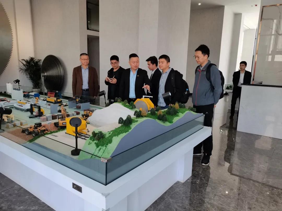 加強(qiáng)協(xié)同，西人馬專(zhuān)家團(tuán)隊(duì)走訪石材機(jī)械輔料產(chǎn)業(yè)聯(lián)合會(huì)！