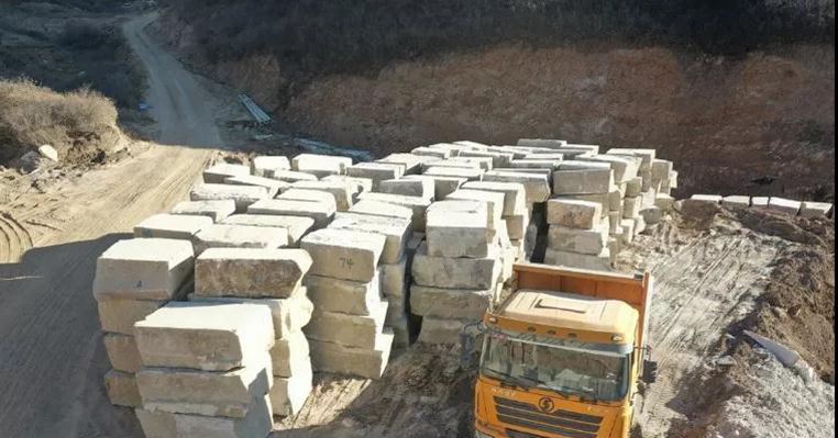 山西忻州市靜樂縣黃金麻石材產區和產品介紹